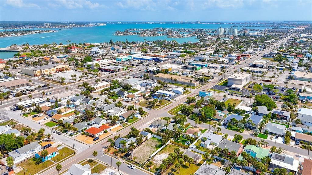 待售: $295,000 (0.11 acres)