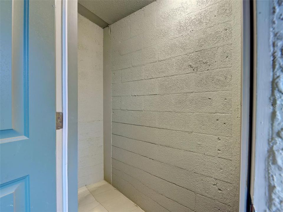 На продажу: $199,999 (2 спален, 2 ванн, 1106 Квадратных фут)