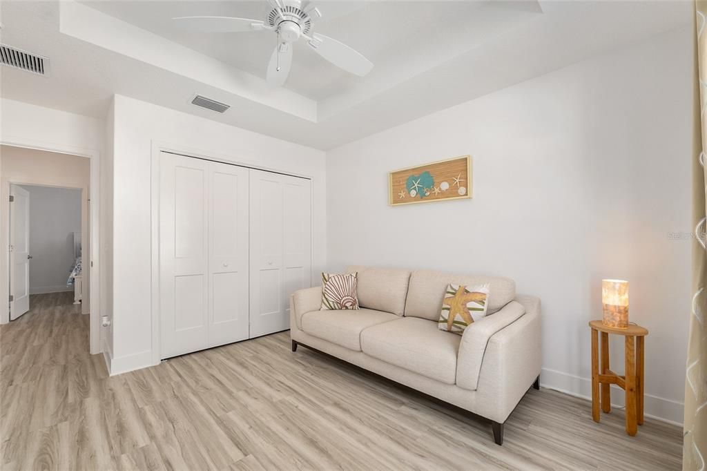 For Sale: $995,000 (3 beds, 2 baths, 1959 Square Feet)