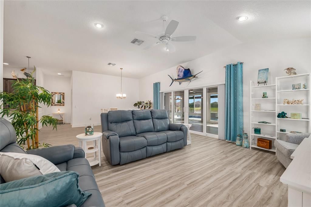 For Sale: $995,000 (3 beds, 2 baths, 1959 Square Feet)