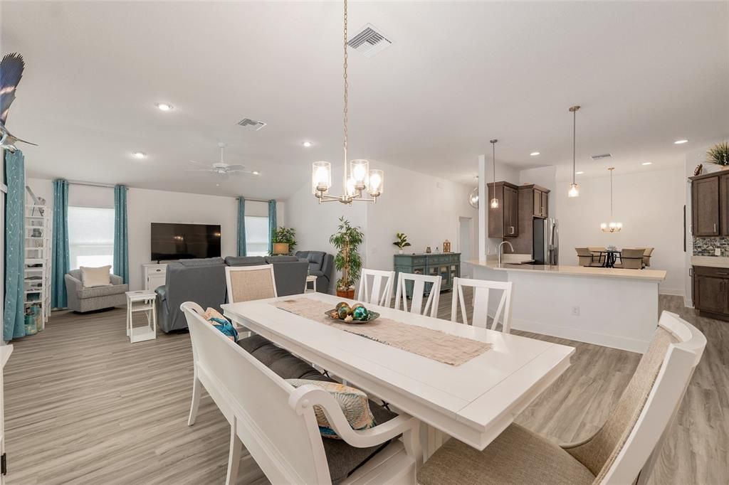 For Sale: $995,000 (3 beds, 2 baths, 1959 Square Feet)