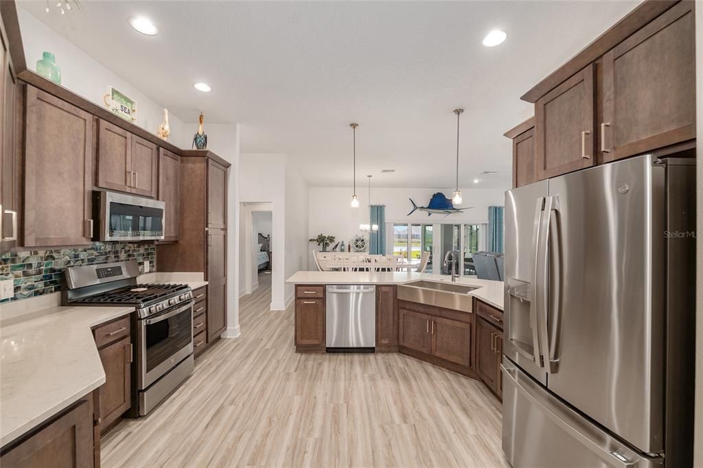 For Sale: $995,000 (3 beds, 2 baths, 1959 Square Feet)