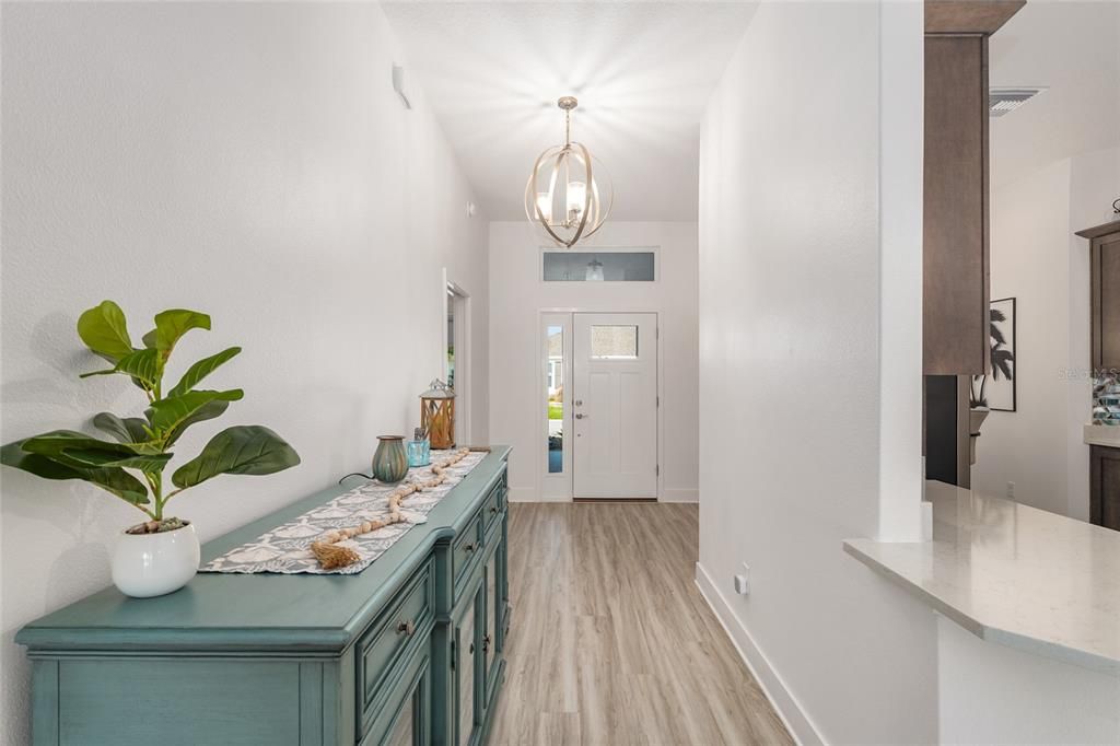 For Sale: $995,000 (3 beds, 2 baths, 1959 Square Feet)