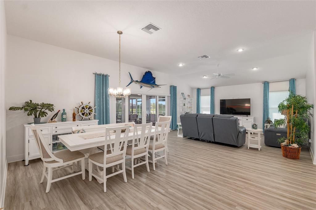 For Sale: $995,000 (3 beds, 2 baths, 1959 Square Feet)
