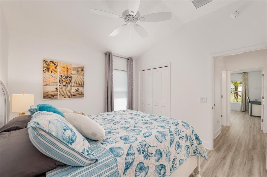 For Sale: $995,000 (3 beds, 2 baths, 1959 Square Feet)