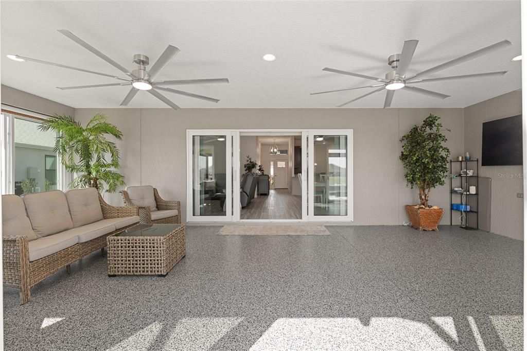 For Sale: $995,000 (3 beds, 2 baths, 1959 Square Feet)