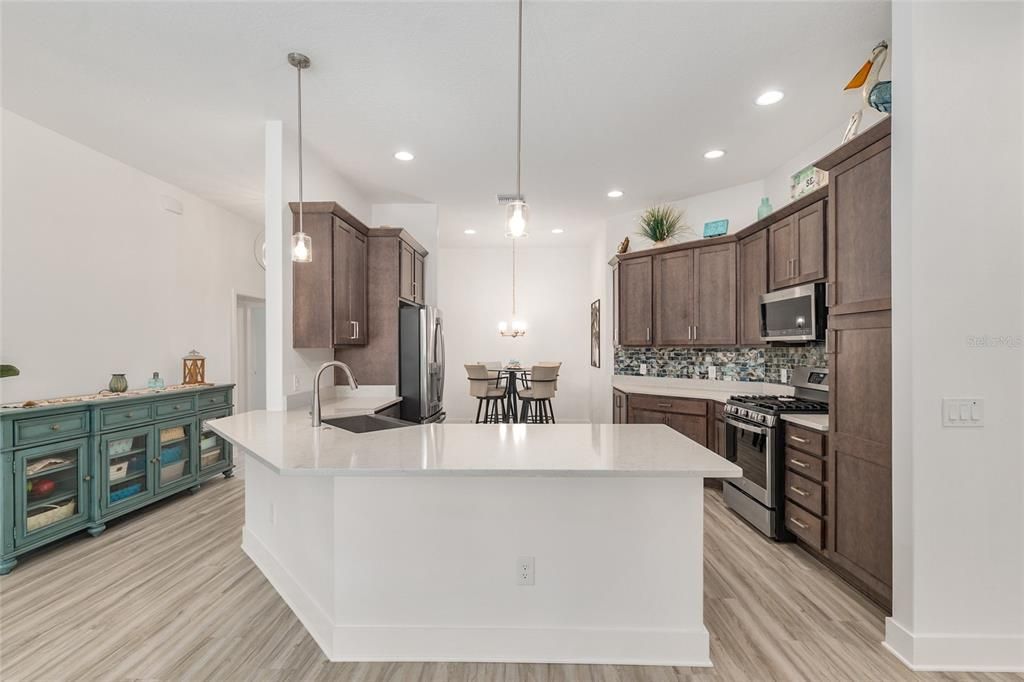 For Sale: $995,000 (3 beds, 2 baths, 1959 Square Feet)