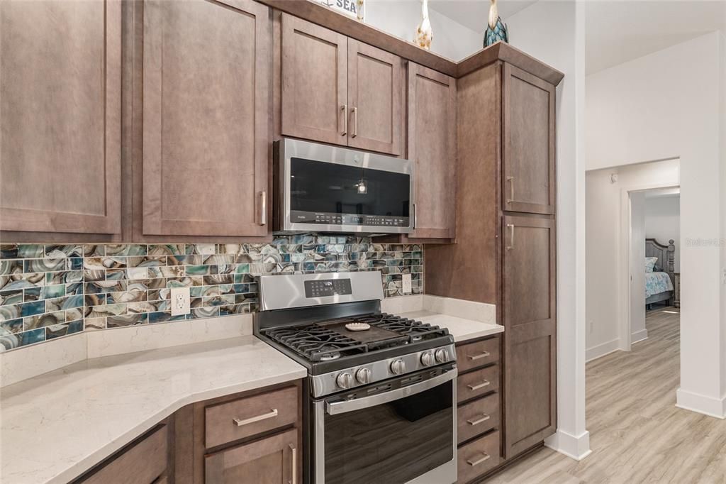 For Sale: $995,000 (3 beds, 2 baths, 1959 Square Feet)