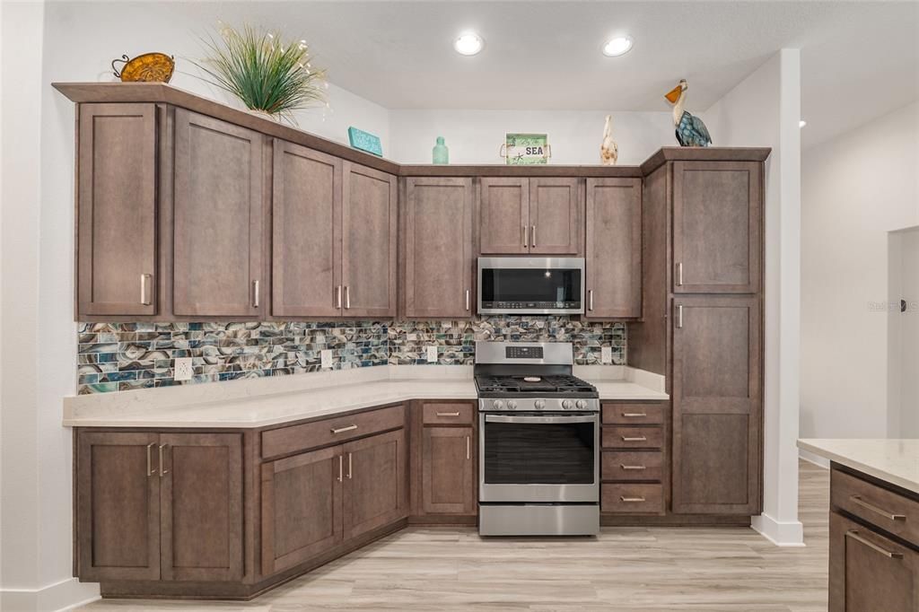 For Sale: $995,000 (3 beds, 2 baths, 1959 Square Feet)
