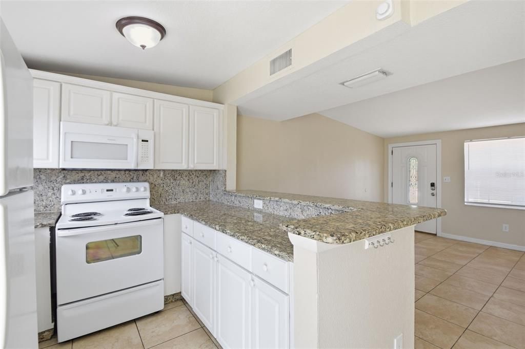 Activo con contrato: $274,900 (2 camas, 1 baños, 925 Pies cuadrados)