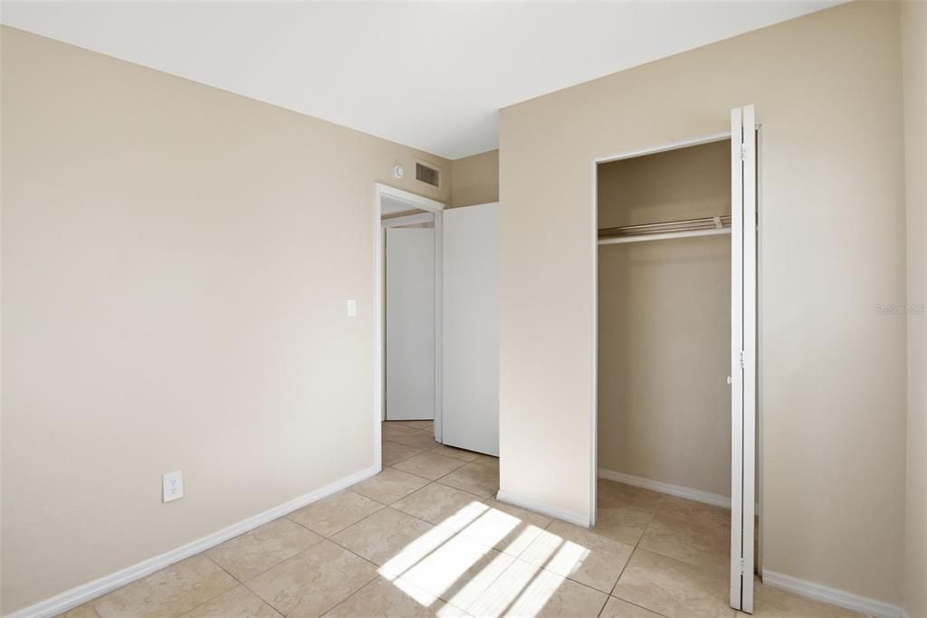 Activo con contrato: $274,900 (2 camas, 1 baños, 925 Pies cuadrados)