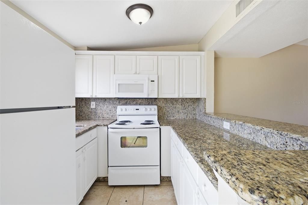 Activo con contrato: $274,900 (2 camas, 1 baños, 925 Pies cuadrados)