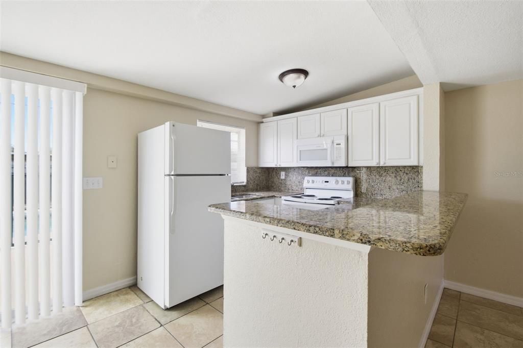 Activo con contrato: $274,900 (2 camas, 1 baños, 925 Pies cuadrados)
