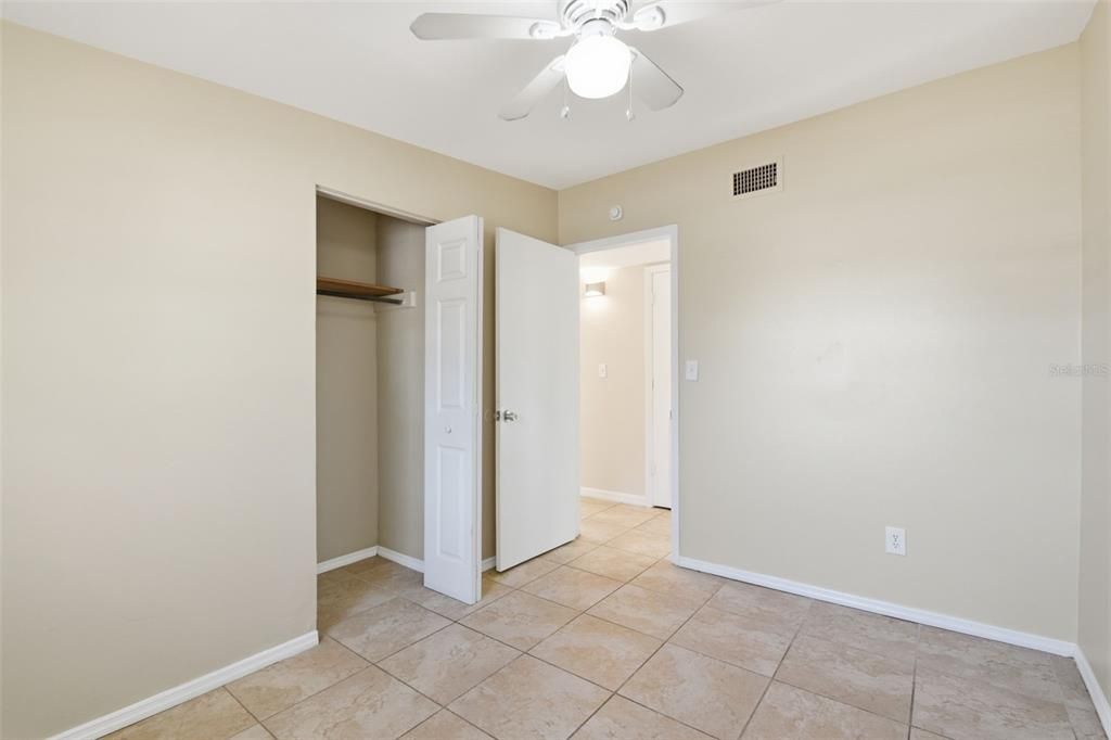 Activo con contrato: $274,900 (2 camas, 1 baños, 925 Pies cuadrados)