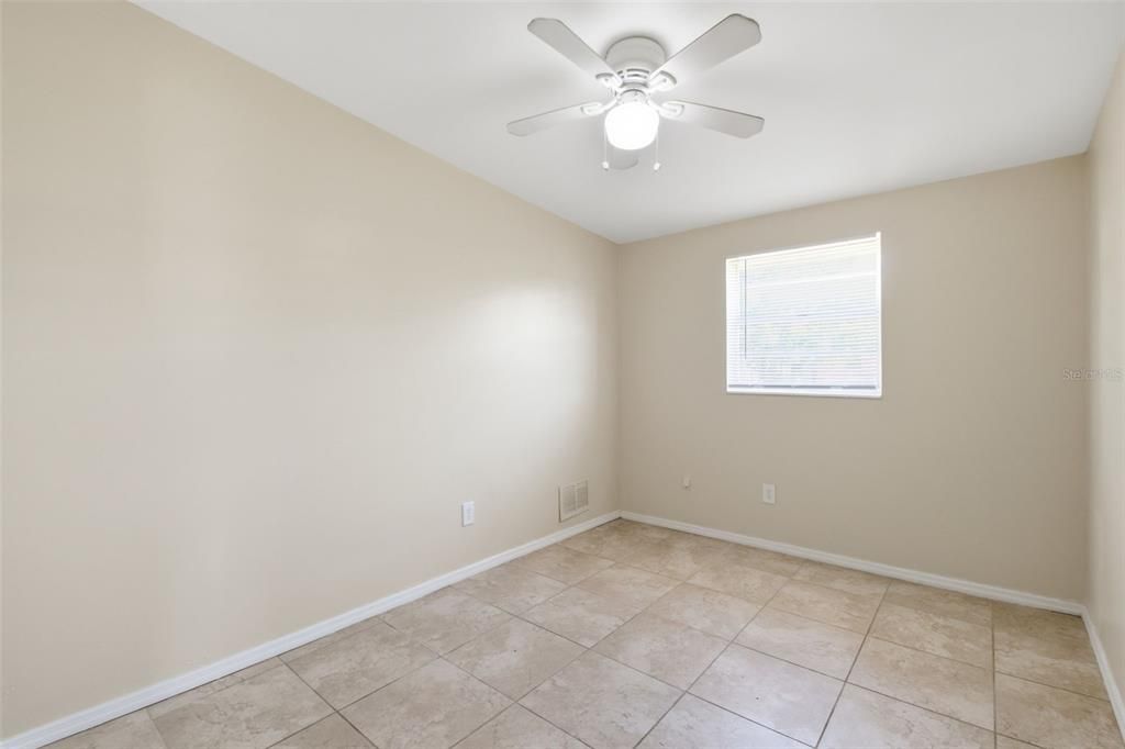 Activo con contrato: $274,900 (2 camas, 1 baños, 925 Pies cuadrados)