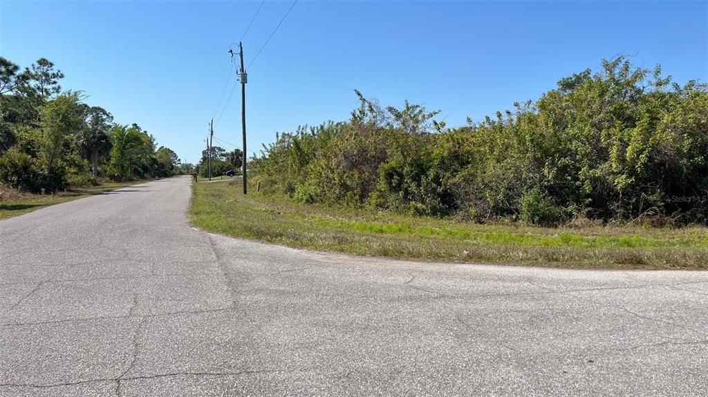 На продажу: $12,000 (0.28 acres)