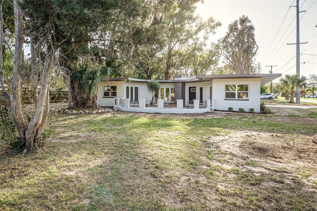 Недавно продано: $299,950 (3 спален, 2 ванн, 1689 Квадратных фут)