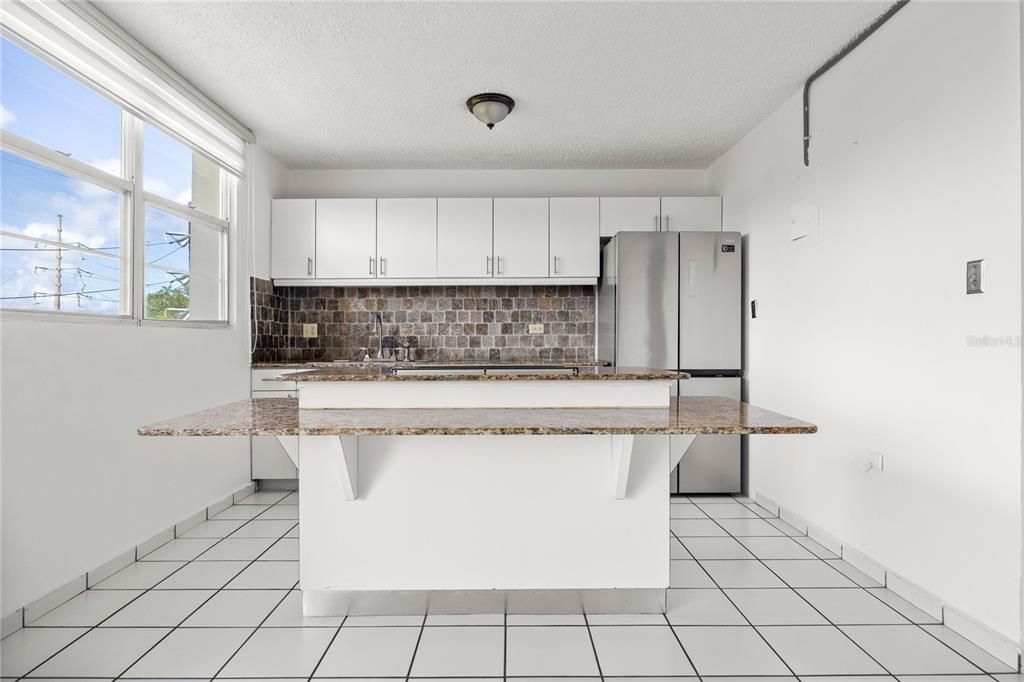 В аренду: $2,000 (3 спален, 2 ванн, 1288 Квадратных фут)