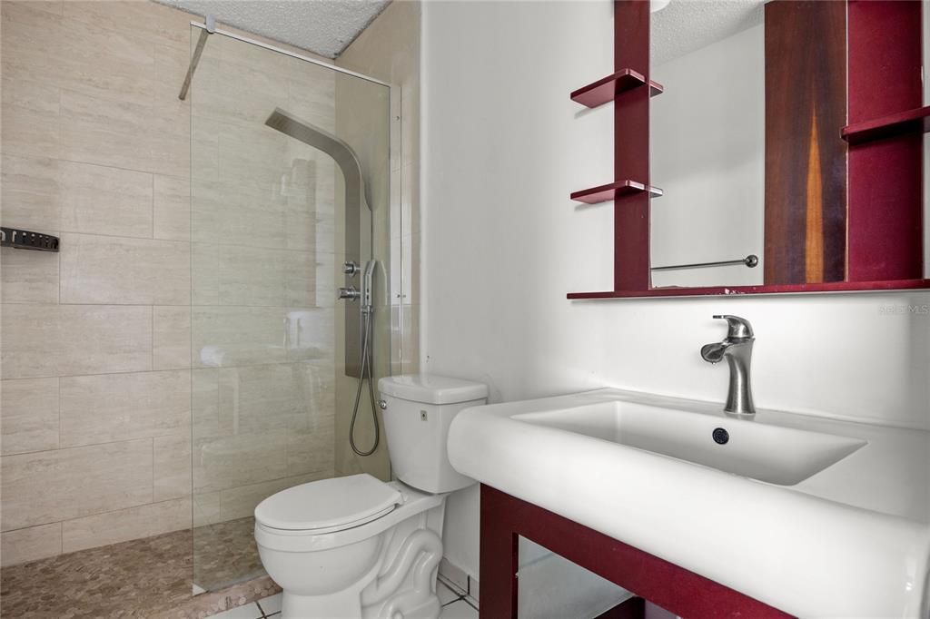 В аренду: $2,000 (3 спален, 2 ванн, 1288 Квадратных фут)