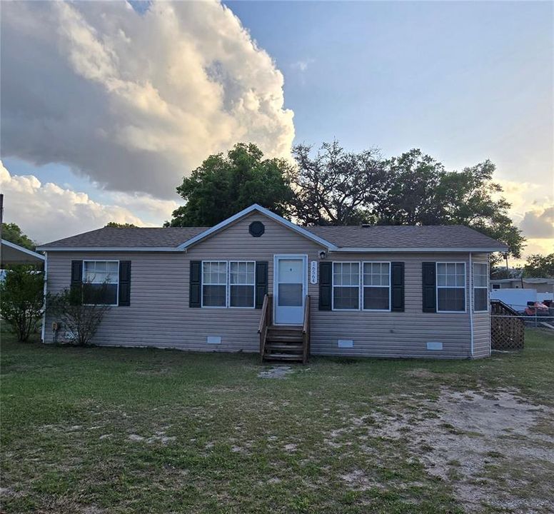 Active With Contract: $174,900 (3 beds, 2 baths, 1141 Square Feet)