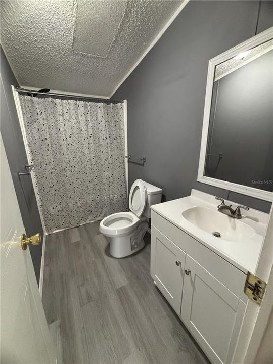 Active With Contract: $174,900 (3 beds, 2 baths, 1141 Square Feet)