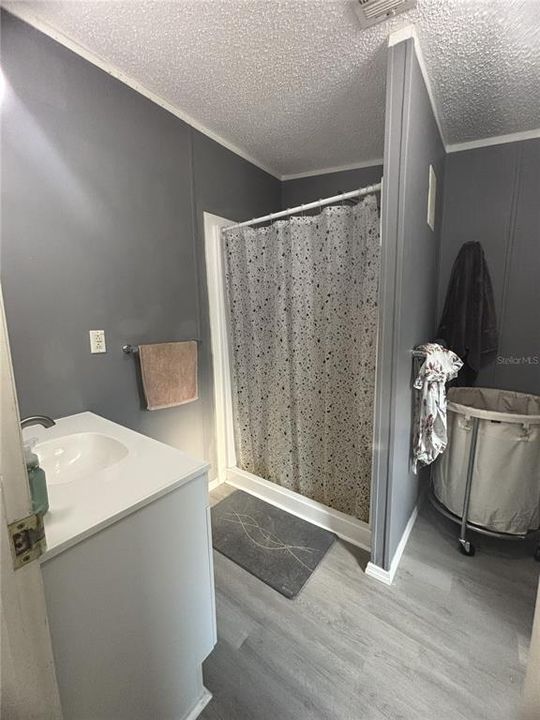 Active With Contract: $174,900 (3 beds, 2 baths, 1141 Square Feet)