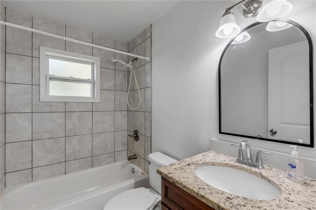 На продажу: $249,000 (3 спален, 1 ванн, 1176 Квадратных фут)