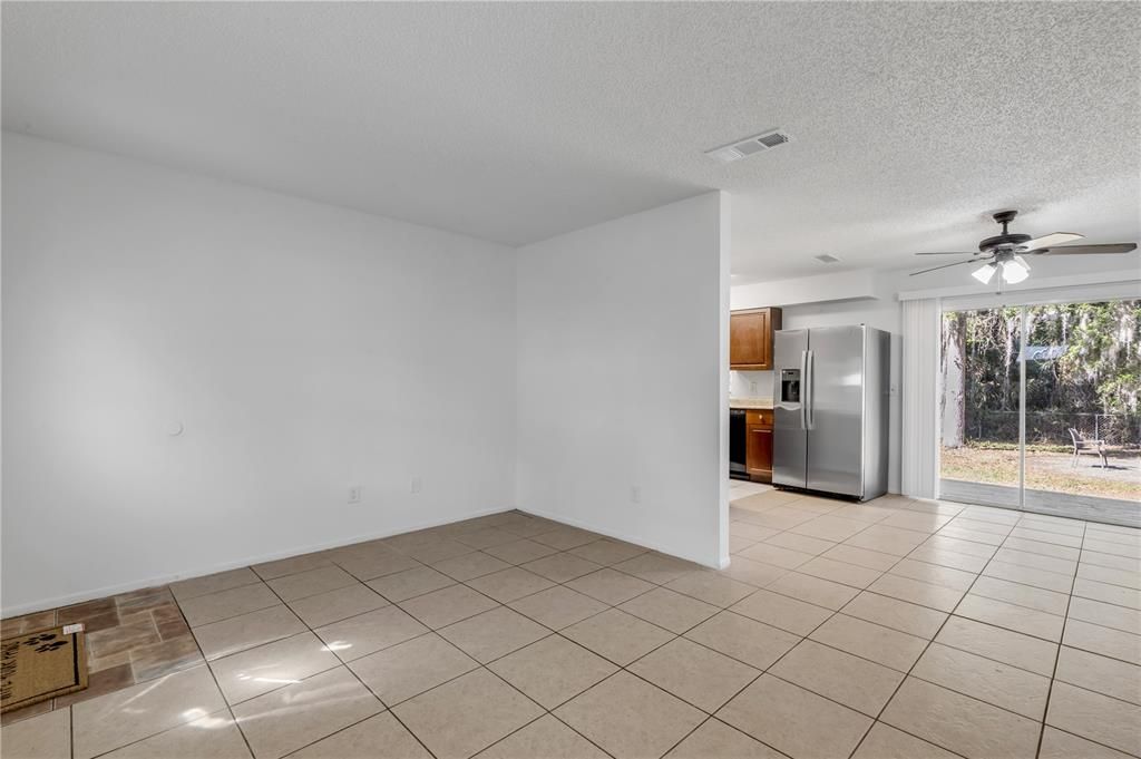 На продажу: $249,000 (3 спален, 1 ванн, 1176 Квадратных фут)