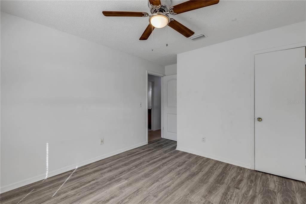 На продажу: $249,000 (3 спален, 1 ванн, 1176 Квадратных фут)