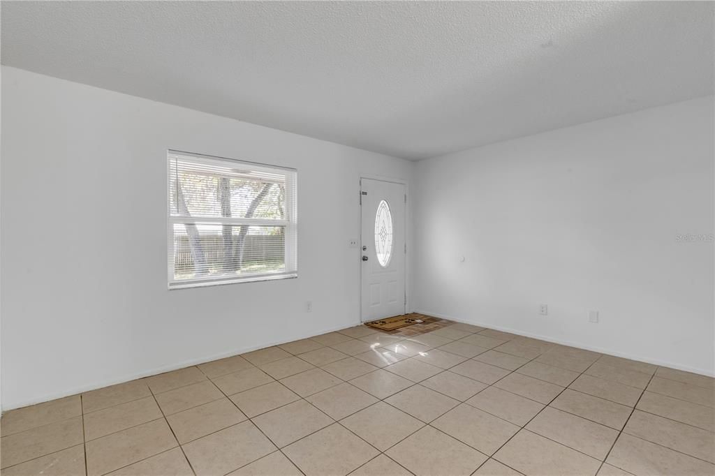 На продажу: $249,000 (3 спален, 1 ванн, 1176 Квадратных фут)