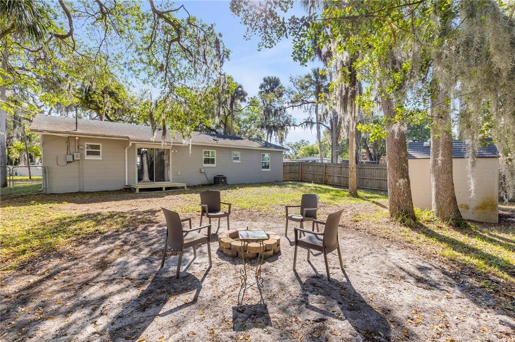 На продажу: $249,000 (3 спален, 1 ванн, 1176 Квадратных фут)