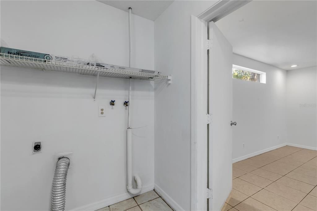 На продажу: $249,000 (3 спален, 1 ванн, 1176 Квадратных фут)