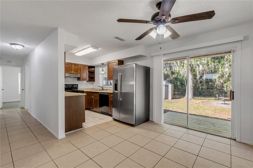 На продажу: $249,000 (3 спален, 1 ванн, 1176 Квадратных фут)