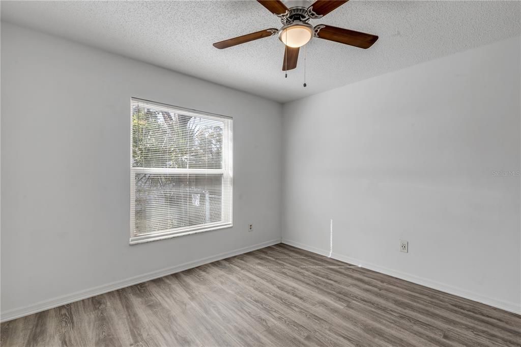 На продажу: $249,000 (3 спален, 1 ванн, 1176 Квадратных фут)