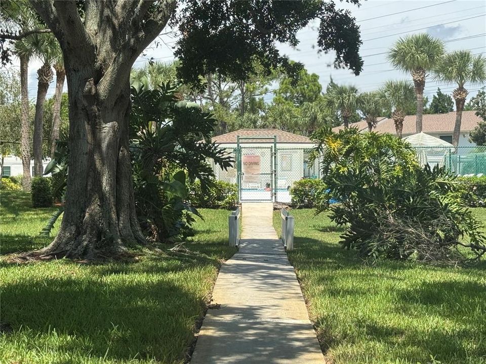 For Sale: $180,000 (2 beds, 2 baths, 879 Square Feet)