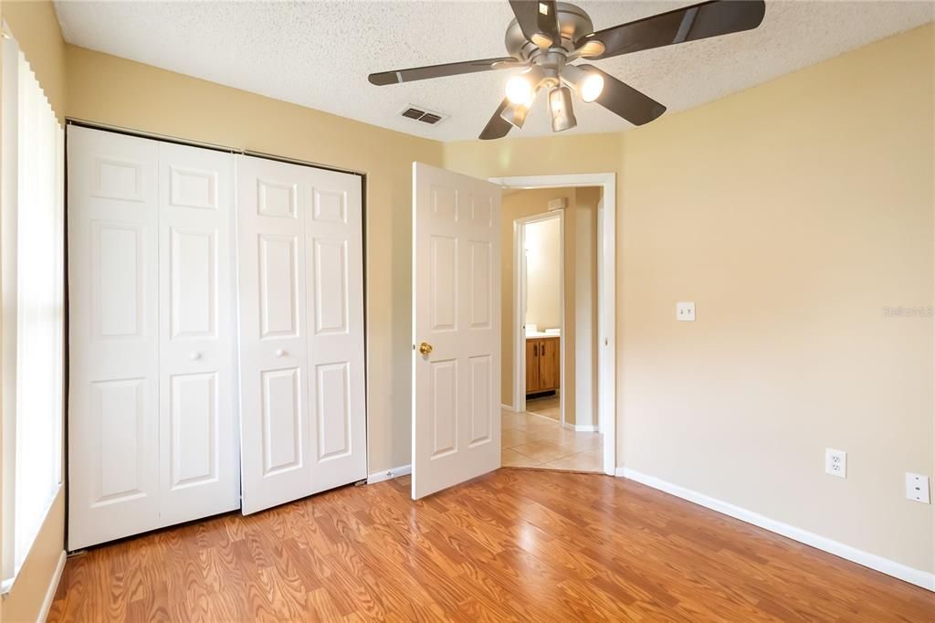 For Sale: $264,900 (3 beds, 2 baths, 1126 Square Feet)