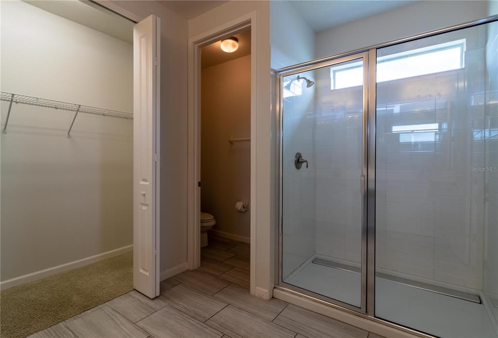 For Sale: $1,550,000 (14 beds, 11 baths, 6404 Square Feet)