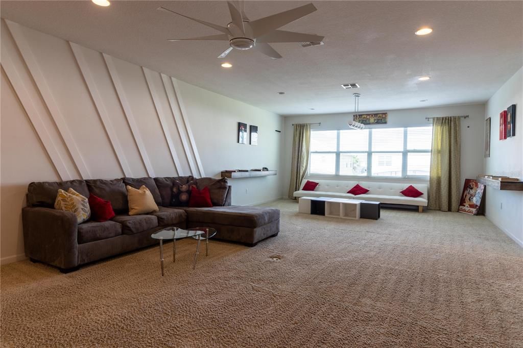 For Sale: $1,550,000 (14 beds, 11 baths, 6404 Square Feet)