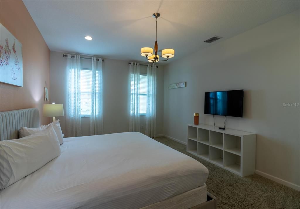 For Sale: $1,550,000 (14 beds, 11 baths, 6404 Square Feet)