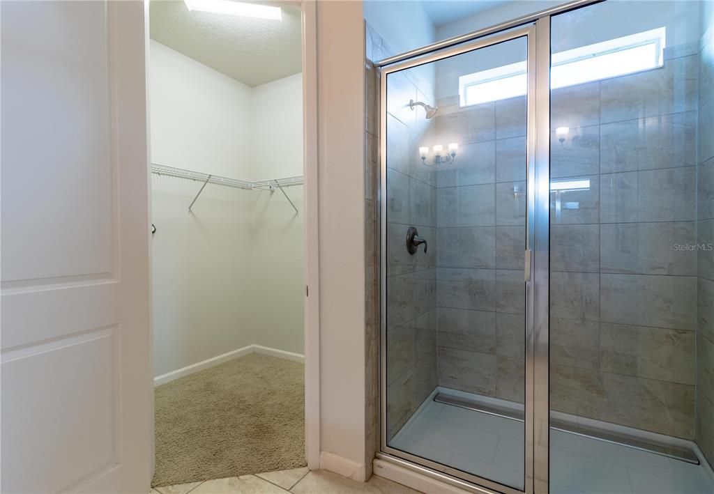 For Sale: $1,550,000 (14 beds, 11 baths, 6404 Square Feet)