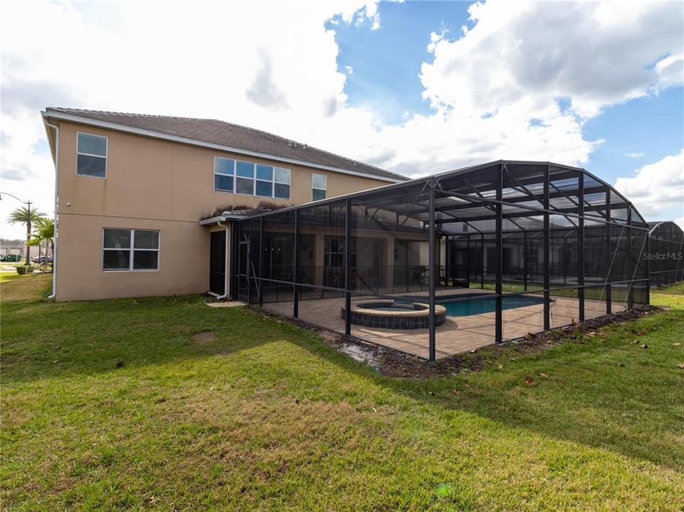 For Sale: $1,550,000 (14 beds, 11 baths, 6404 Square Feet)