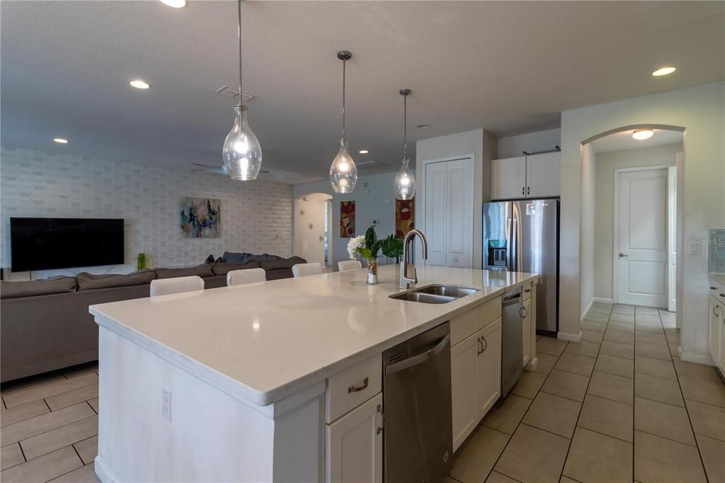 For Sale: $1,550,000 (14 beds, 11 baths, 6404 Square Feet)