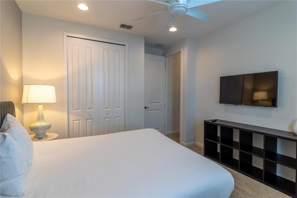 For Sale: $1,550,000 (14 beds, 11 baths, 6404 Square Feet)