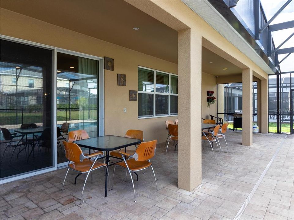 For Sale: $1,550,000 (14 beds, 11 baths, 6404 Square Feet)