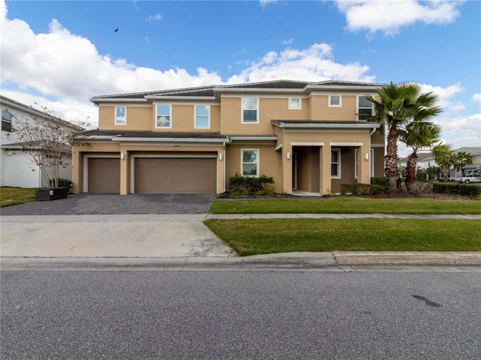 For Sale: $1,550,000 (14 beds, 11 baths, 6404 Square Feet)