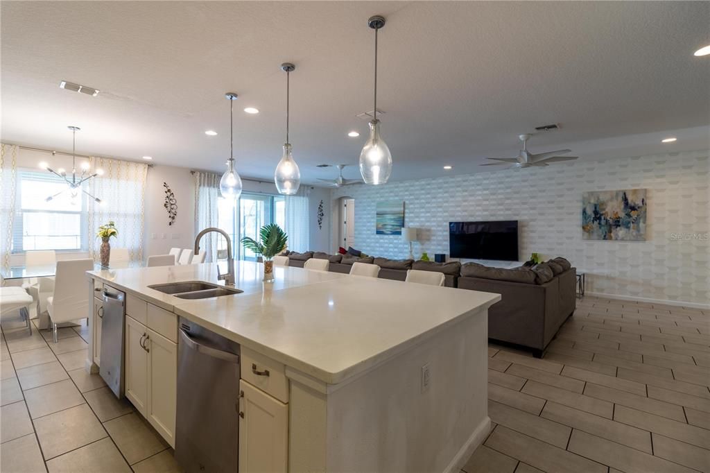 For Sale: $1,550,000 (14 beds, 11 baths, 6404 Square Feet)