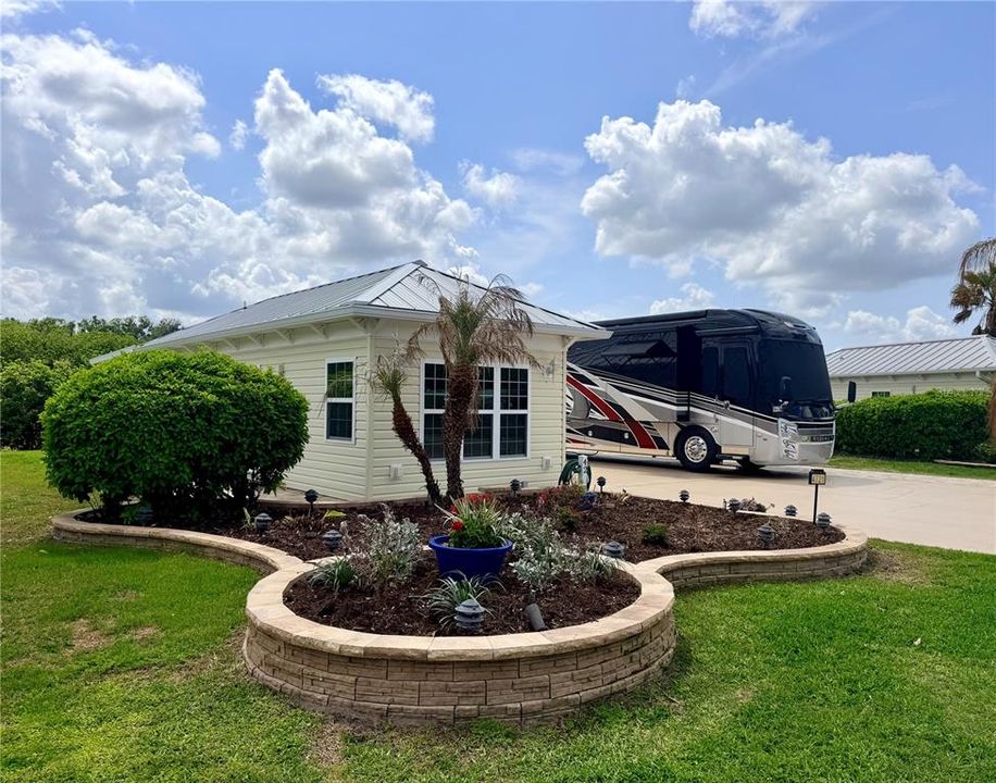 En Venta: $214,900 (0.18 acres)