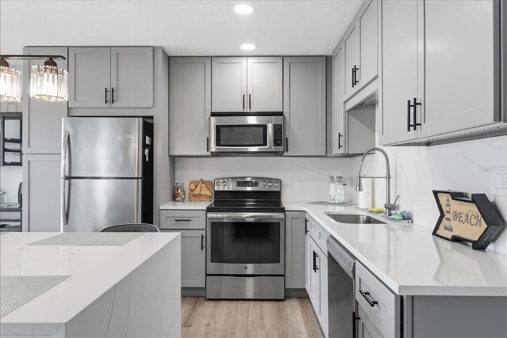 Activo con contrato: $320,000 (1 camas, 1 baños, 650 Pies cuadrados)