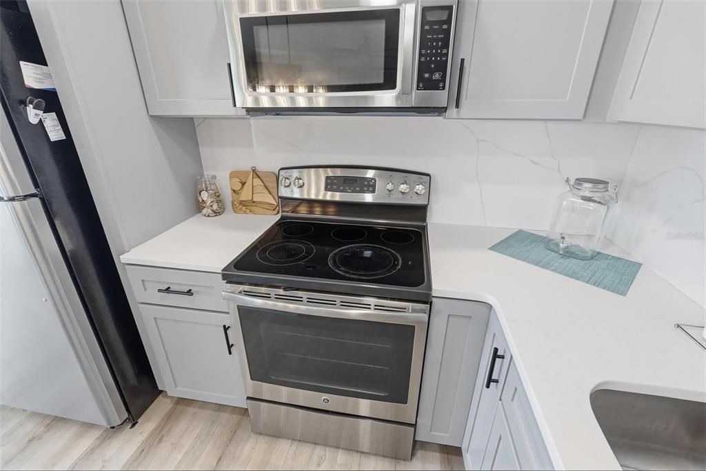 Activo con contrato: $320,000 (1 camas, 1 baños, 650 Pies cuadrados)