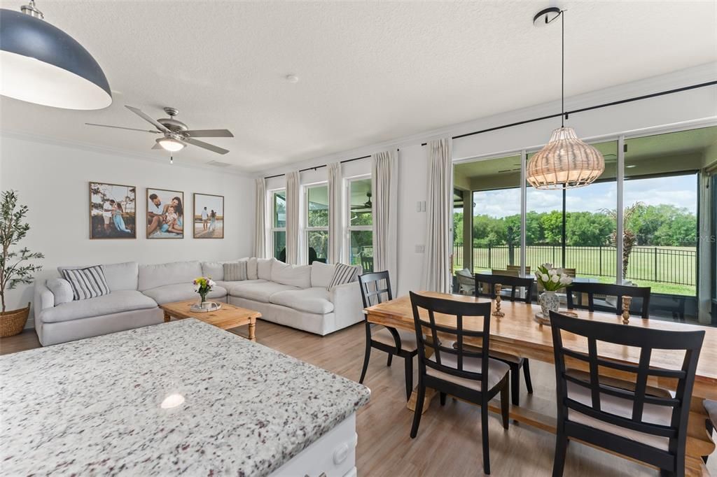 На продажу: $539,999 (4 спален, 3 ванн, 2884 Квадратных фут)